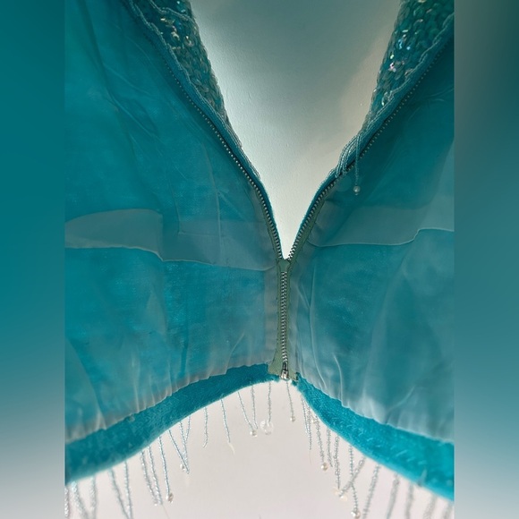 VINTAGE 1960s Sequin Sparkly Embellished Turquoise Top - Picture 10 of 13